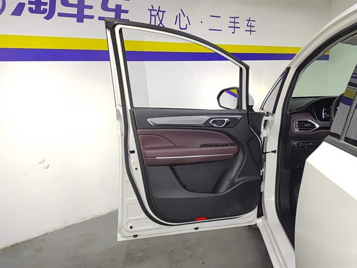 GAC Trumpchi M6 2023 2023款 PRO 270T DCT豪华版