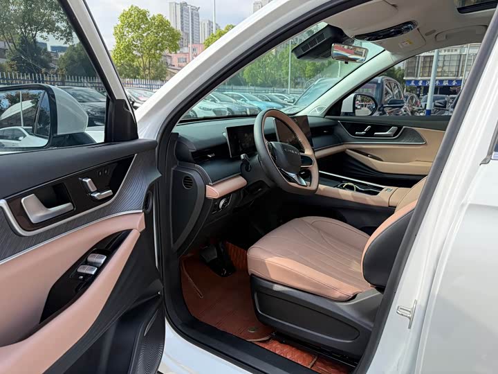 Chery Tiggo 8L 2025 2025款 2.0T 两驱长虹版 7座