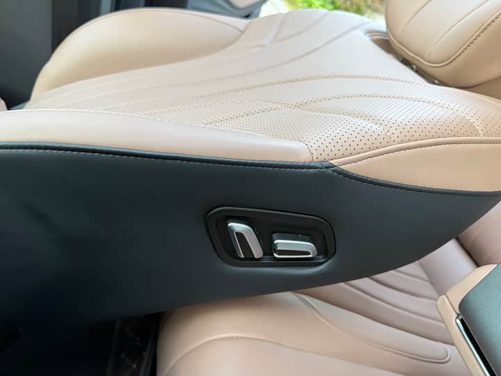 Chery Tiggo 8L 2024 2024款 2.0T 两驱尊贵版 5座