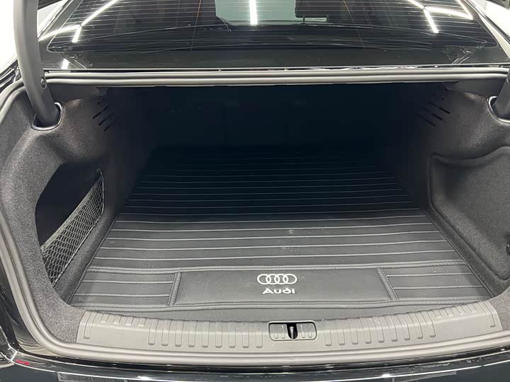 Audi A6L 2025 2025款 45 TFSI 臻选动感型