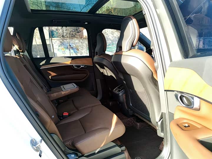 Volvo XC90 2024 2024款 B6 智逸豪华版 7座