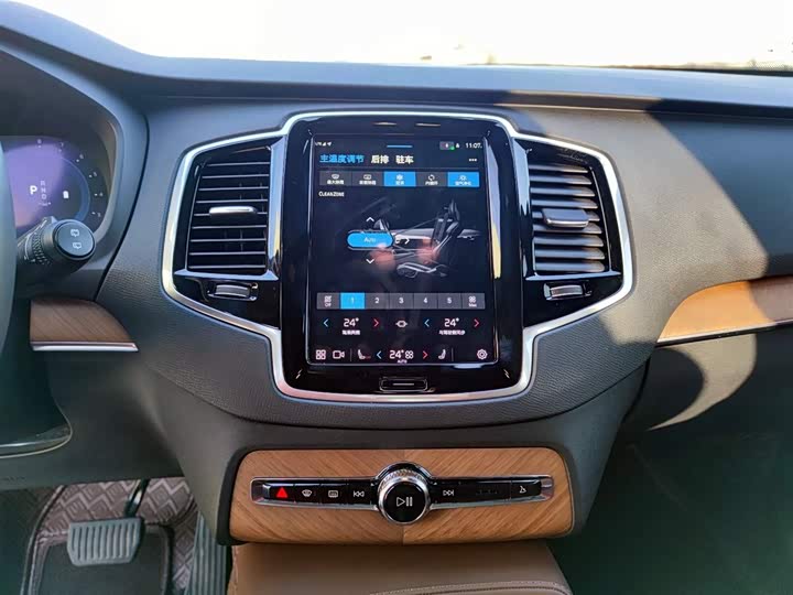 Volvo XC90 2024 2024款 B6 智逸豪华版 7座