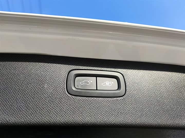 Volvo XC90 2024 2024款 B6 智逸豪华版 7座