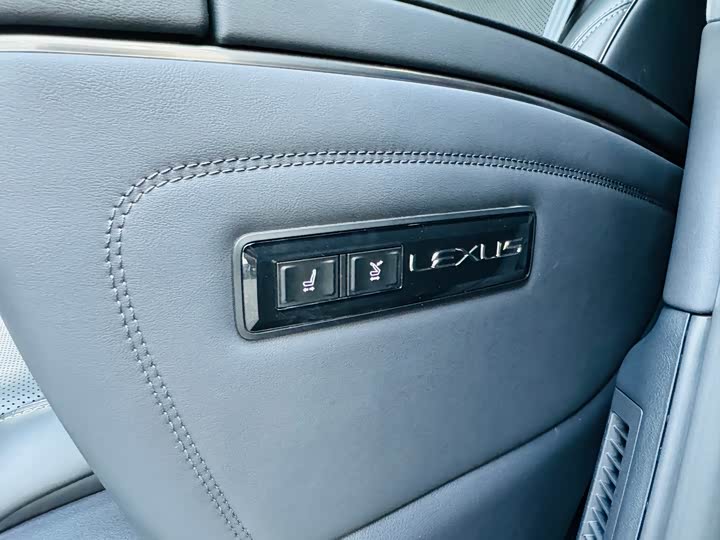 Lexus LM 2023 2023款 500h 六座尊崇版