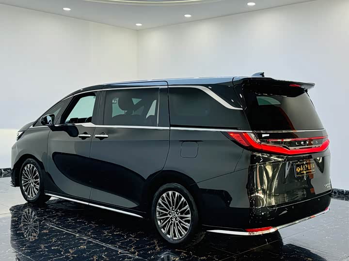 Lexus LM 2023 2023款 500h 六座尊崇版