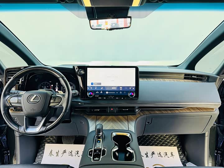 Lexus LM 2023 2023款 500h 六座尊崇版