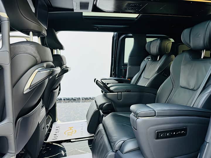 Lexus LM 2023 2023款 500h 六座尊崇版