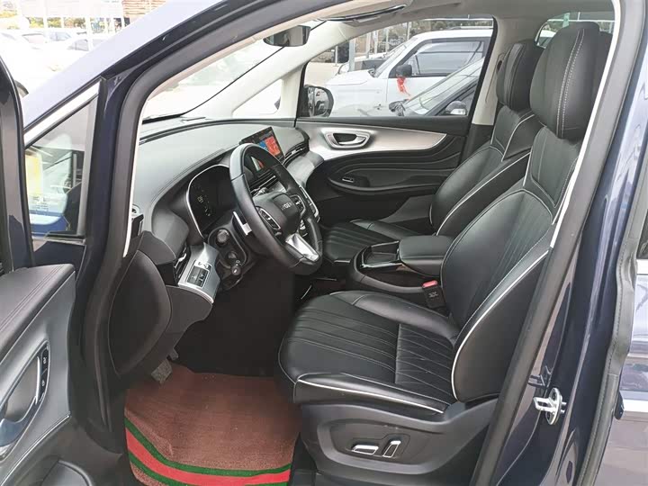 Roewe iMax 8 2022 2022款 400TGI 旗舰版