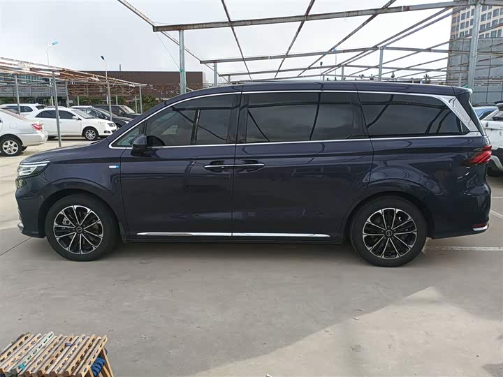 Roewe iMax 8 2022 2022款 400TGI 旗舰版