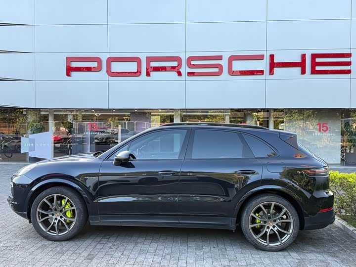 Porsche Cayenne Hybrid 2023 2023款 Cayenne E-Hybrid 2.0T 铂金版