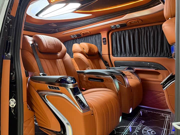 Mercedes-Benz Vito 2024 2024款 2.0T 商务版 7座