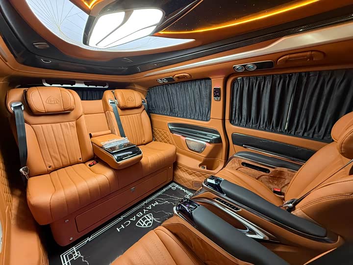 Mercedes-Benz Vito 2024 2024款 2.0T 商务版 7座