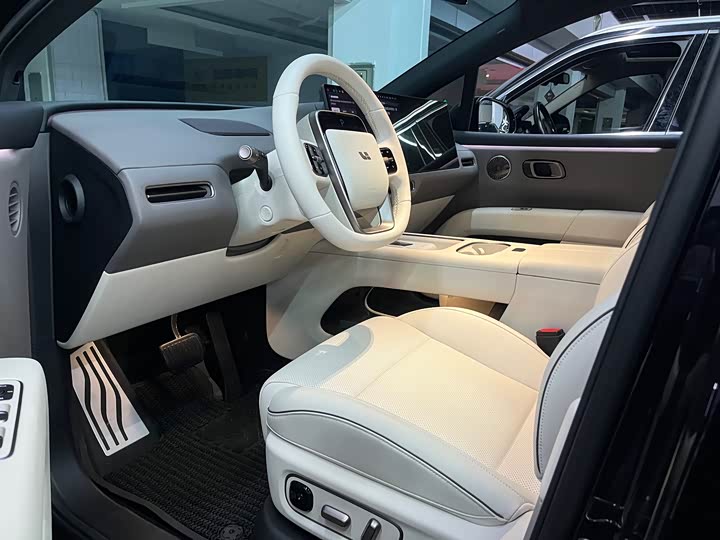 LiXiang i6 2025 2025款 四驱标准版