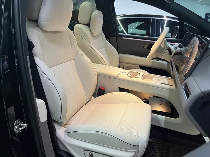 LiXiang i6 2025 2025款 四驱标准版