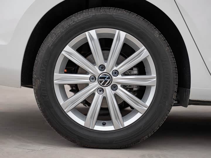 Volkswagen Touran L 2021 2021款 途安L 280TSI DSG舒适版 7座