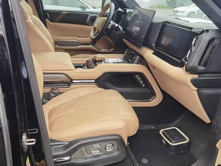 BYD FangChengBao Leopard 8 2025 2025款 智勇旗舰版 6座