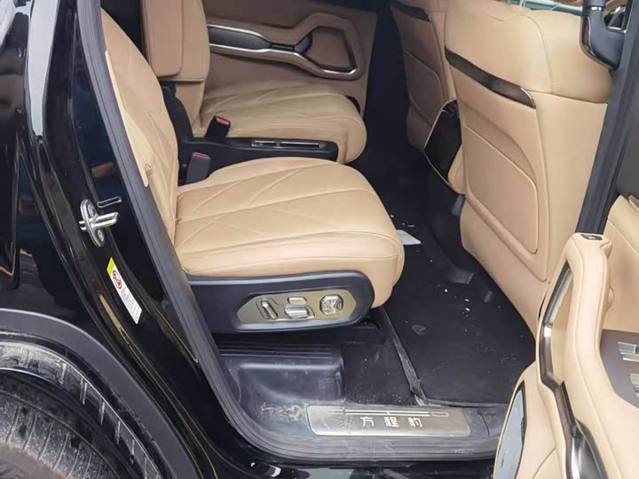 BYD FangChengBao Leopard 8 2025 2025款 智勇旗舰版 6座