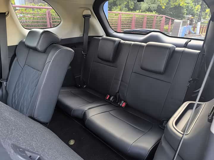 Mitsubishi Outlander 2021 2021款 2.4L 四驱致享版 7座