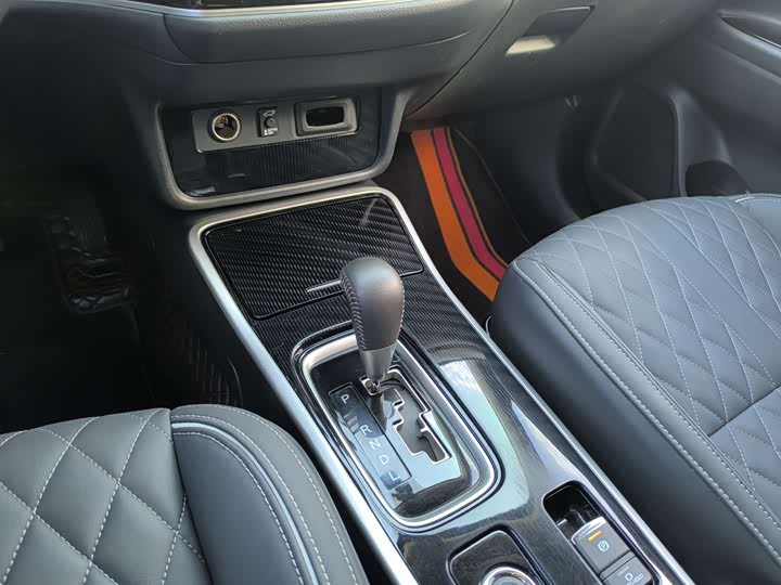 Mitsubishi Outlander 2021 2021款 2.4L 四驱致享版 7座