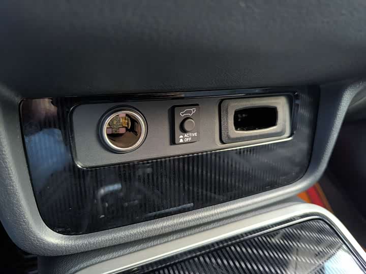 Mitsubishi Outlander 2021 2021款 2.4L 四驱致享版 7座