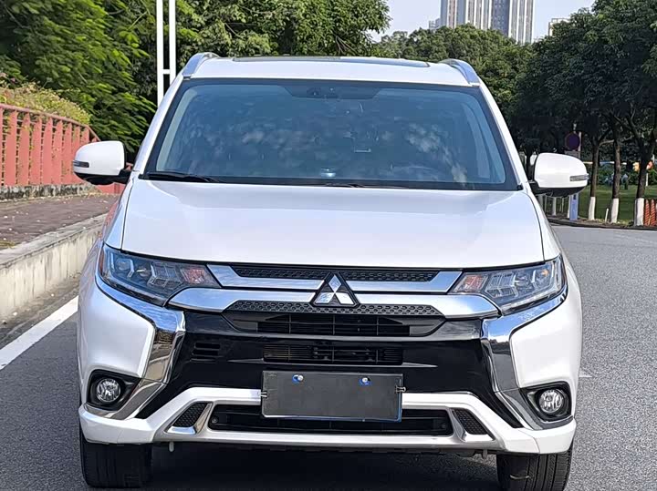 Mitsubishi Outlander 2021 2021款 2.4L 四驱致享版 7座