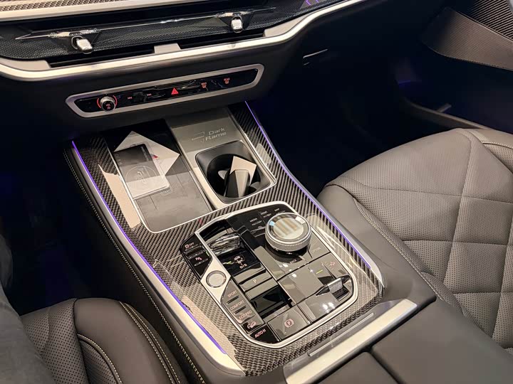 BMW X5 2024 2024款 xDrive 40Li 尊享型黑焰限量版