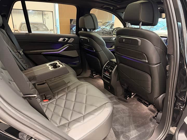 BMW X5 2024 2024款 xDrive 40Li 尊享型黑焰限量版