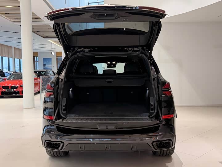BMW X5 2024 2024款 xDrive 40Li 尊享型黑焰限量版