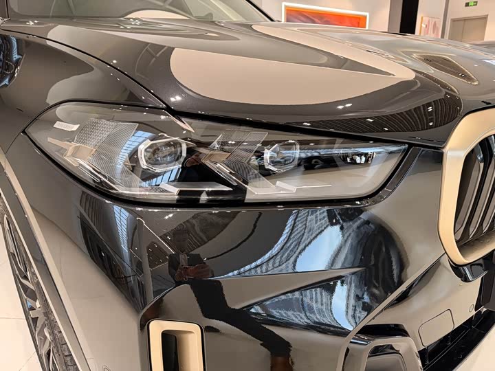 BMW X5 2024 2024款 xDrive 40Li 尊享型黑焰限量版