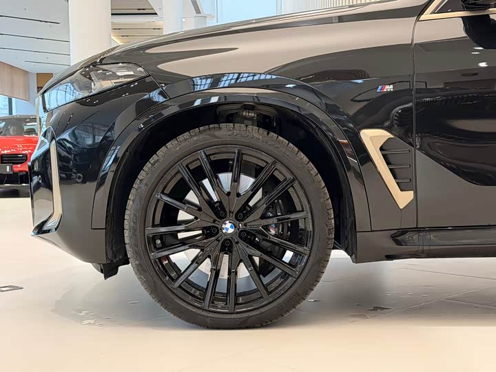 BMW X5 2024 2024款 xDrive 40Li 尊享型黑焰限量版