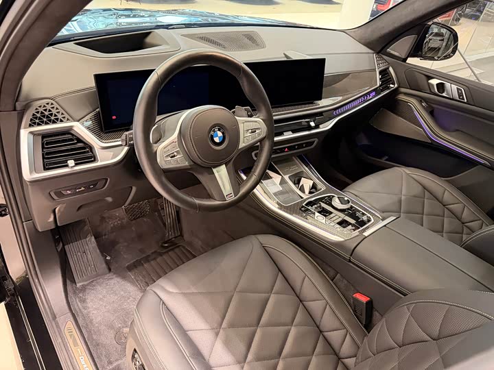 BMW X5 2024 2024款 xDrive 40Li 尊享型黑焰限量版