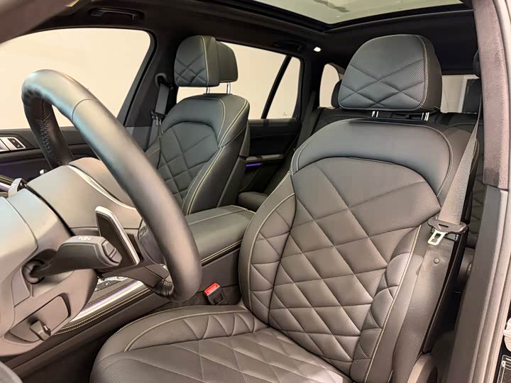 BMW X5 2024 2024款 xDrive 40Li 尊享型黑焰限量版