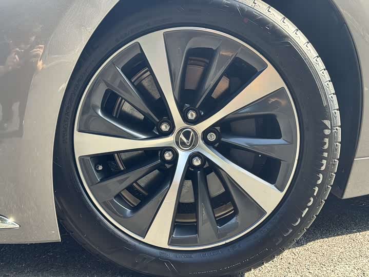 Lexus LS 2021 2021款 500h 卓越版