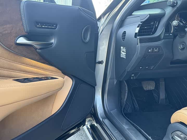 Lexus LS 2021 2021款 500h 卓越版