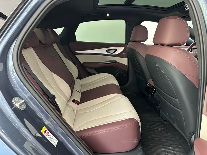 BYD Seal 07 DM-i Hybrid 2025 2025款 智驾版 DM-i 1.5L 125km 尊贵型