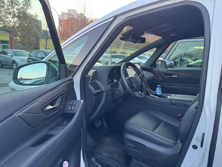 Toyota Vellfire 2024 2024款 皇冠 双擎 2.5L 至尊行政版