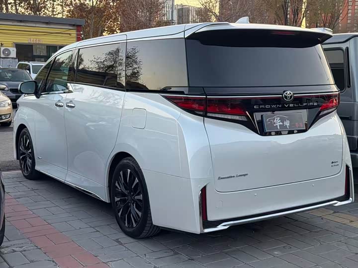 Toyota Vellfire 2024 2024款 皇冠 双擎 2.5L 至尊行政版