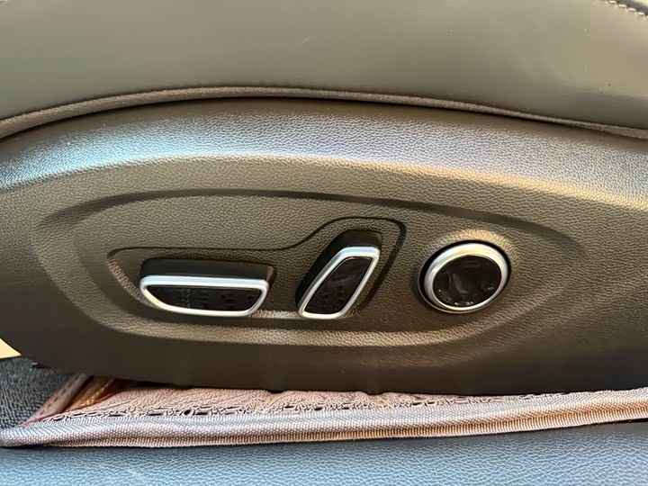 GAC Trumpchi Empow R 2024 2024款 400T 自动 影豹R MAX版