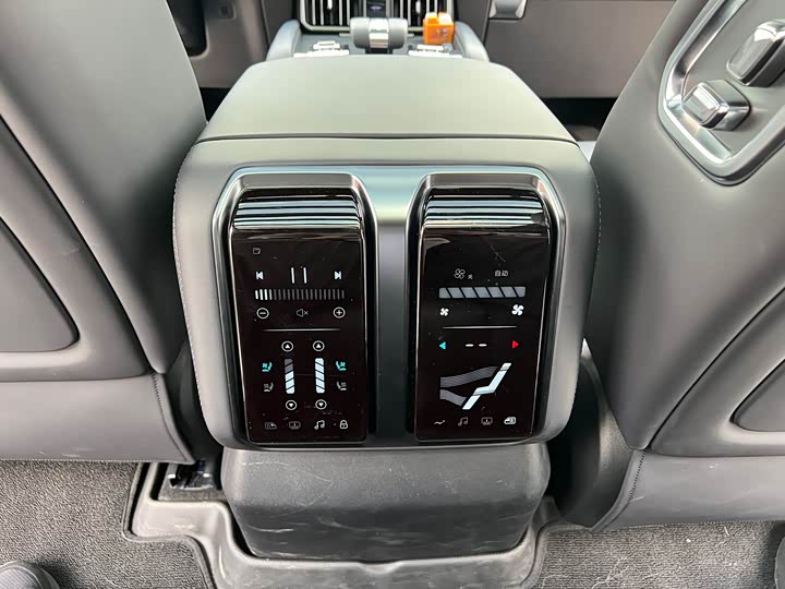 BYD FangChengBao Leopard 8 2025 2025款 智勇旗舰版 7座