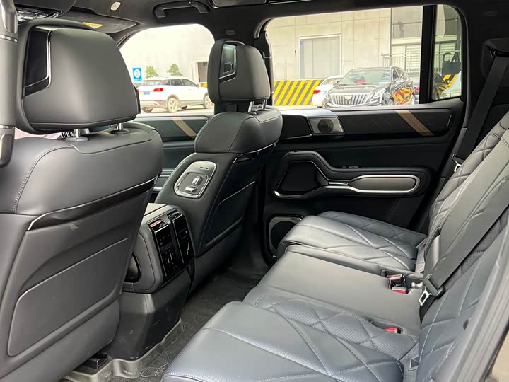 BYD FangChengBao Leopard 8 2025 2025款 智勇旗舰版 7座