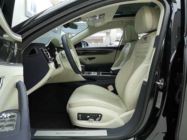 Bentley Flying Spur 2023 2023款 4.0T V8 雅度版