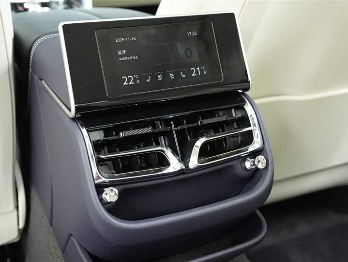 Bentley Flying Spur 2023 2023款 4.0T V8 雅度版