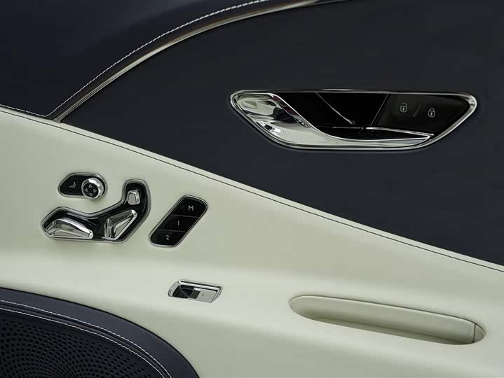 Bentley Flying Spur 2023 2023款 4.0T V8 雅度版