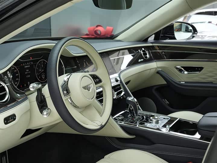 Bentley Flying Spur 2023 2023款 4.0T V8 雅度版