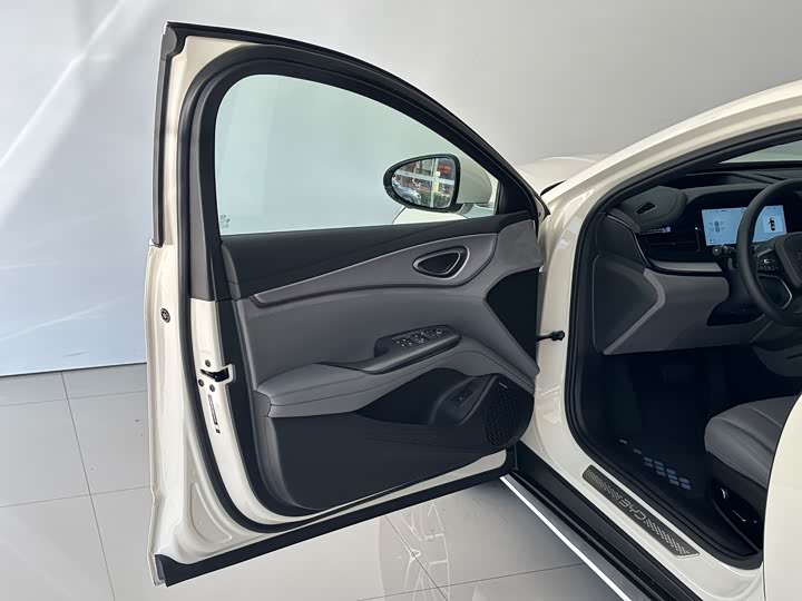 BYD Seal 07 DM-i Hybrid 2025 2025款 智驾版 DM-i 1.5L 125km 尊贵型