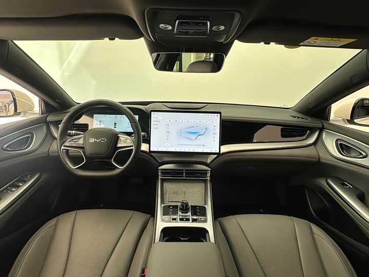 BYD Seal 07 DM-i Hybrid 2025 2025款 智驾版 DM-i 1.5L 125km 尊贵型