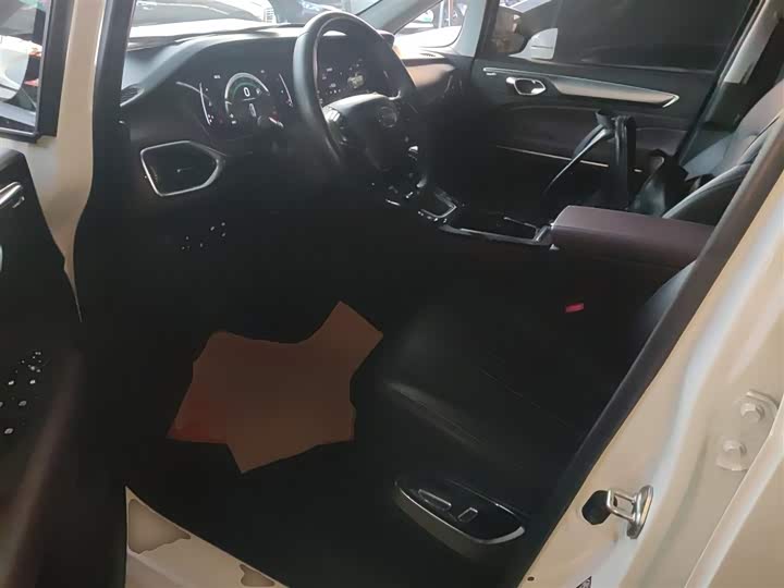 GAC Trumpchi M6 2023 2023款 PRO 270T DCT尊享版