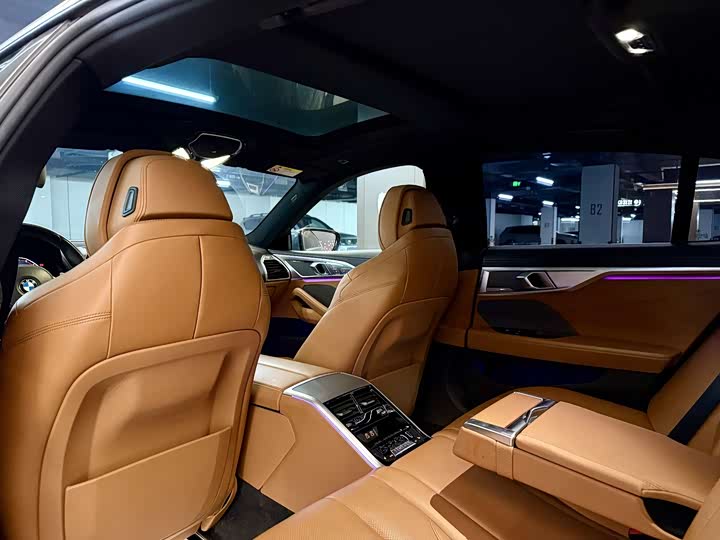 BMW 8 Series 2021 2021款 840i 四门轿跑车 M运动套装