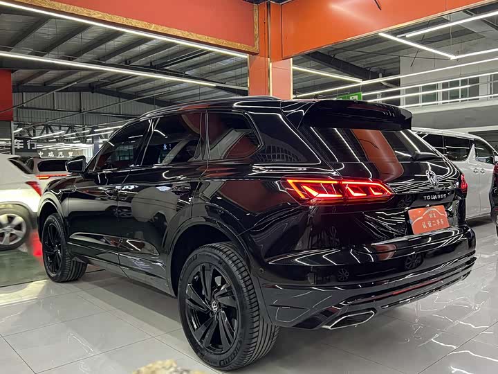 Volkswagen Touareg 2023 2023款 3.0TSI 锐享版 曜黑运动套装