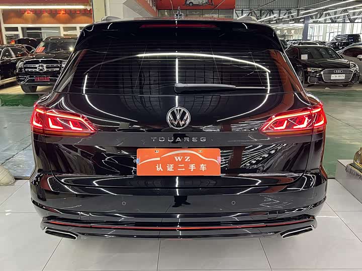 Volkswagen Touareg 2023 2023款 3.0TSI 锐享版 曜黑运动套装